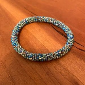 Multicolored seed bead bracelet